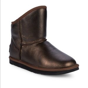 BRAND NEW WINTER BOOTS